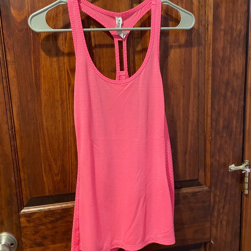 Women's S Under Armour Women's Small Racerback Tank Top Breast Cancer awareness